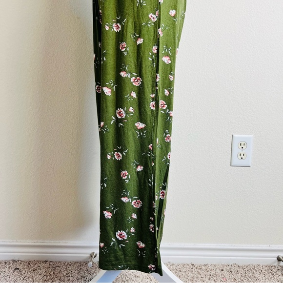 Fashion Nova Green & Pink Floral Tank Crop Top & Flare Leg Pants Set - Picture 3 of 6